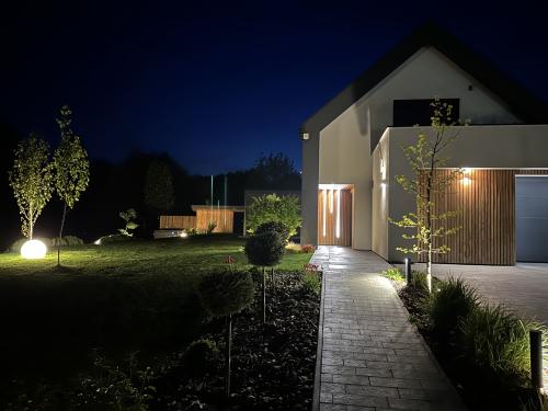 Deska elewacyjna t. sosna bezsęczna Rhombus C7J Thermory GRAD 20x65 Select